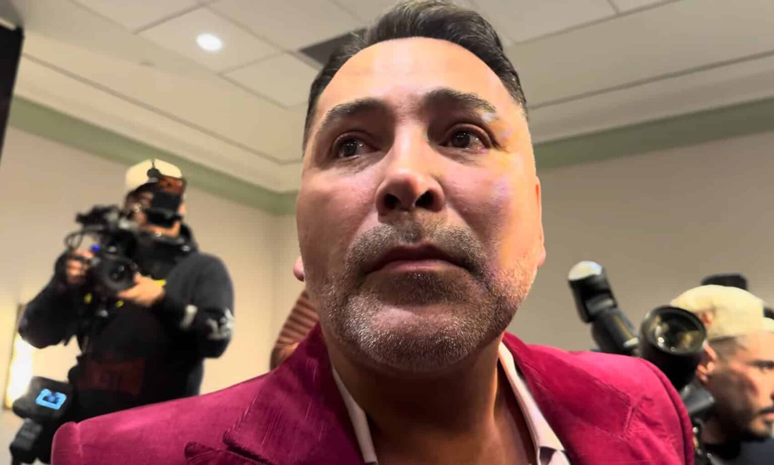 Oscar De La Hoya Says Golden Boy Will Protect Contract in Ortiz Dispute Oscar De La Hoya Says Golden Boy Will Protect Contract in Ortiz Dispute