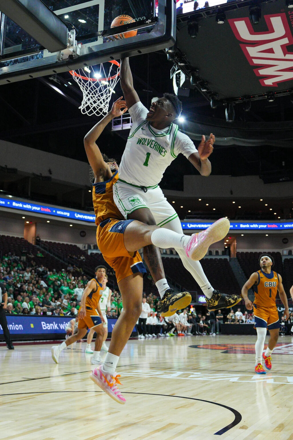 Utah Valley misses dunk that could have clinched NCAA Tournament berth Utah Valley misses dunk that could have clinched NCAA Tournament berth