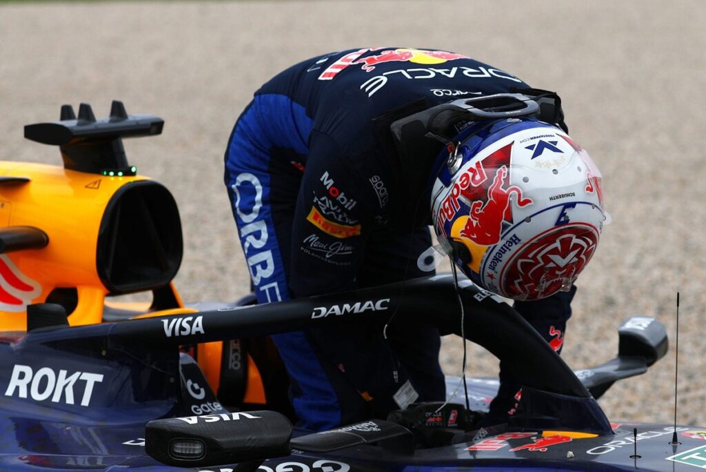 Verstappen undergoes X-ray on hands after Australian GP qualifying crash