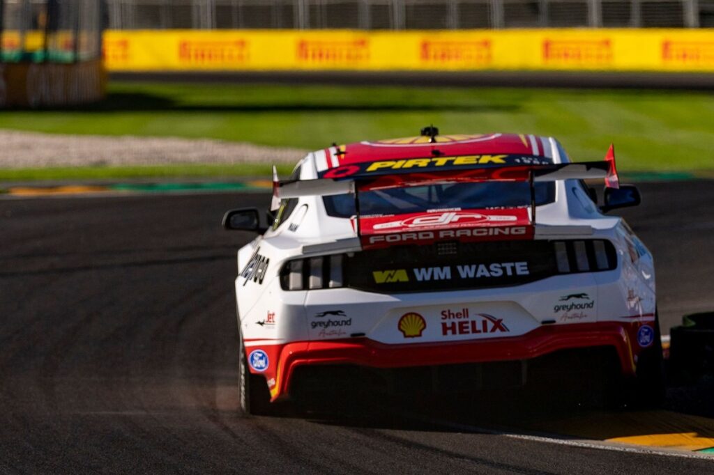 Kostecki wins Albert Park finale after Feeny wreck shortens race