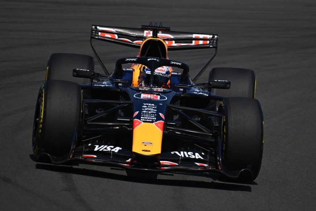 Every lap is survival in “undriveable” Red Bull F1 car