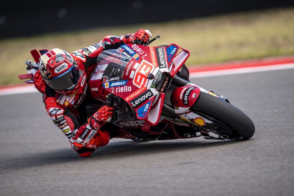 Marquez leads Ogura in Friday practice