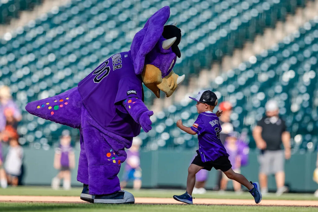 Purple Row After Dark: Vibe check Purple Row After Dark: Vibe check