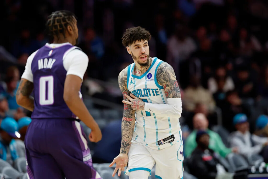 Hornets tie franchise record with 26 3s against Kings team with 10 players out