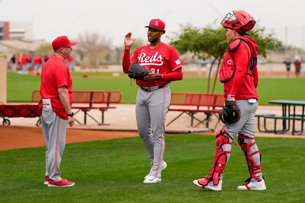 Reds beat Brewers 9-7 despite rough outing by Hunter Greene Reds beat Brewers 9-7 despite rough outing by Hunter Greene