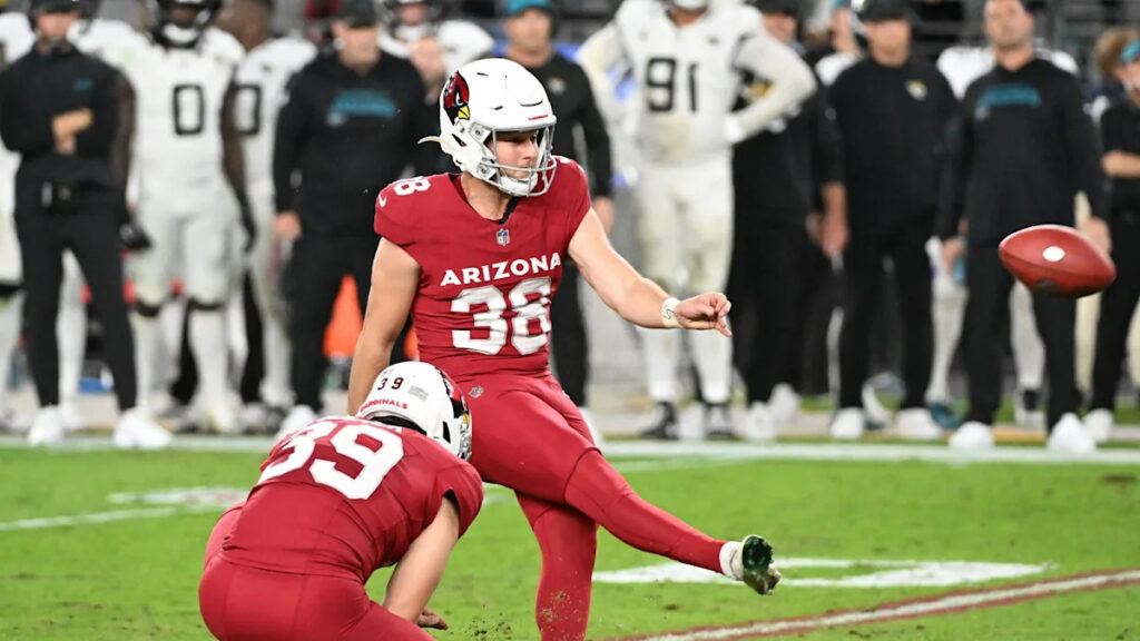 Cardinals re-sign Chad Ryland, Blake Gillikin