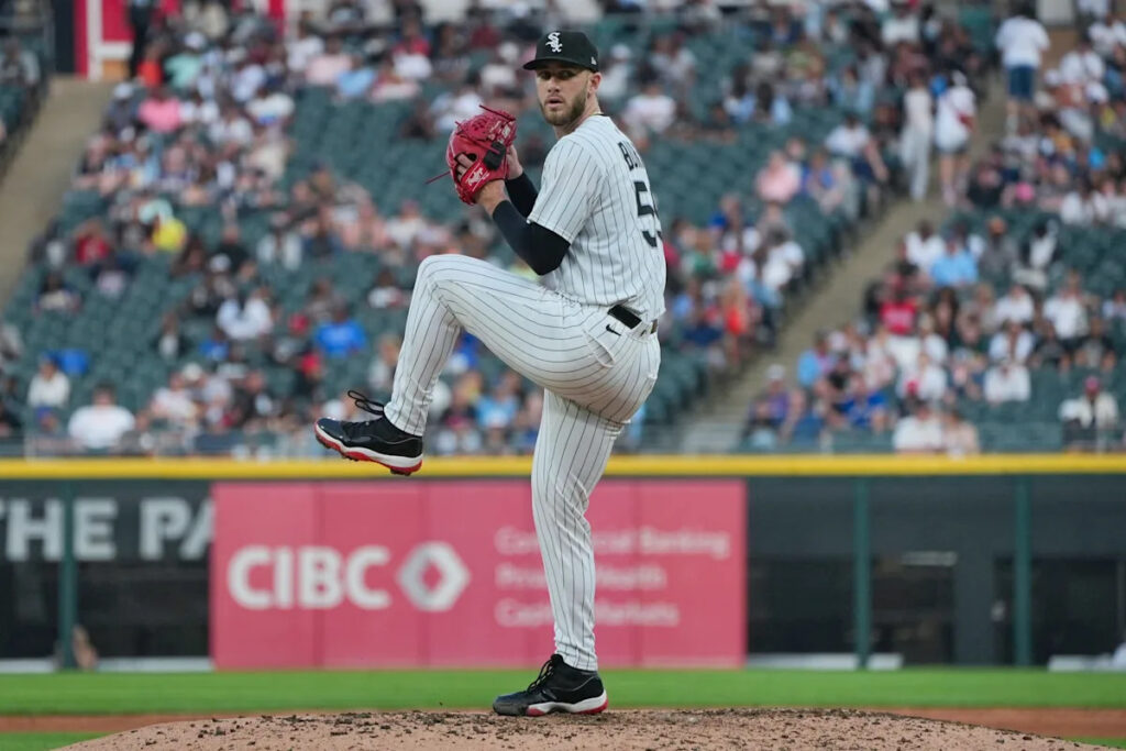 The White Sox fall to the Rangers, 3-2