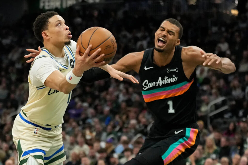 Stephon Castle gets triple-double as Spurs trounce Bucks 127-95 for eighth straight win Stephon Castle gets triple-double as Spurs trounce Bucks 127-95 for eighth straight win