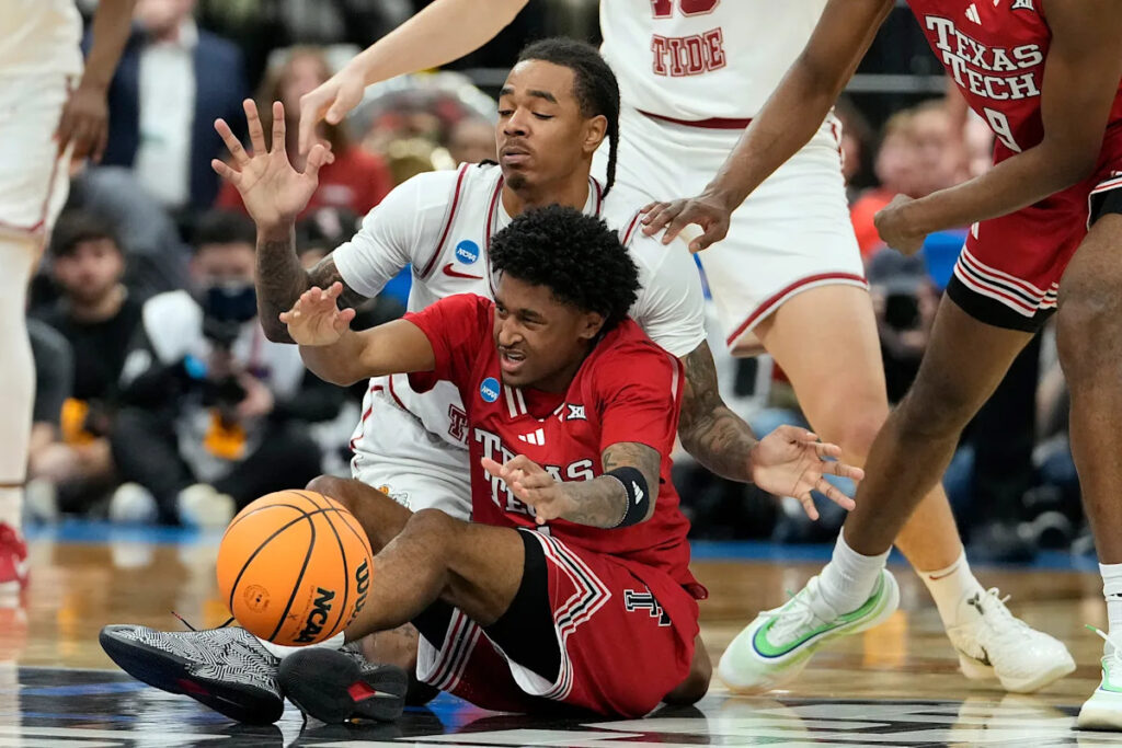 Wrightsell scores 24 to help Alabama rout Texas Tech 90-65 to reach Sweet 16 for 4th straight season