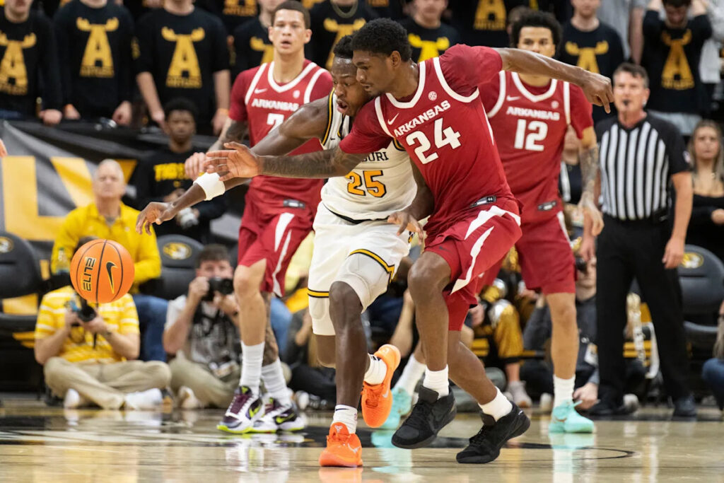 No. 20 Arkansas beats Missouri 88-84 in OT to give Calipari his 900th career win