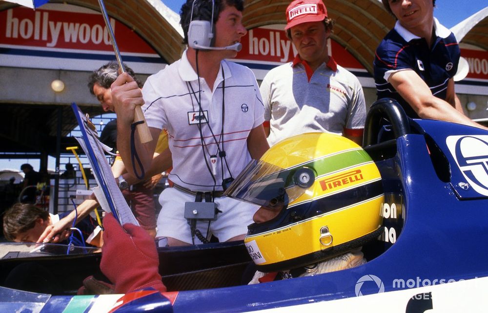Ayrton Senna met engineer Pat Symonds in Brazilië: een race die helaas net als zijn carrière te vroeg eindigde.