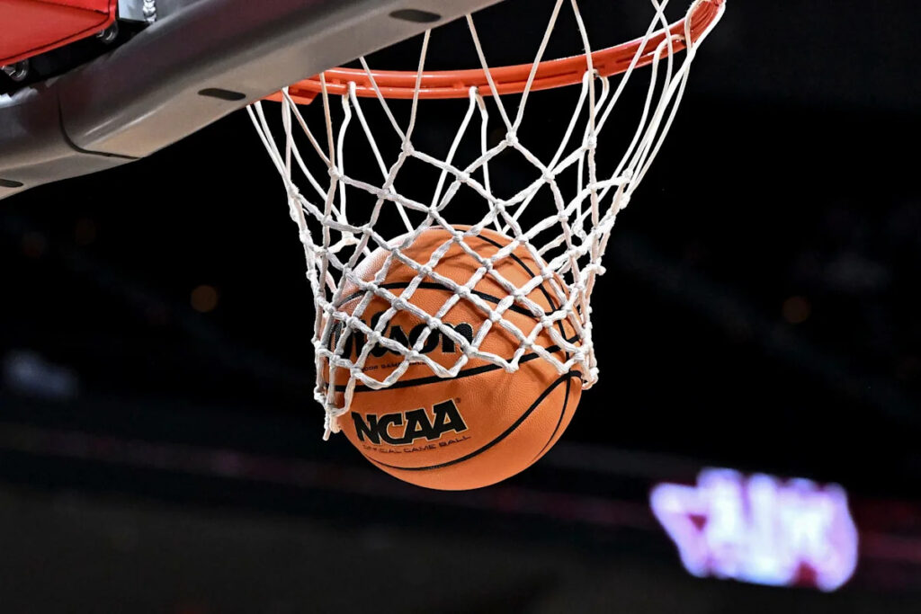‘Fixer’ in college basketball point-shaving scandal enters guilty plea