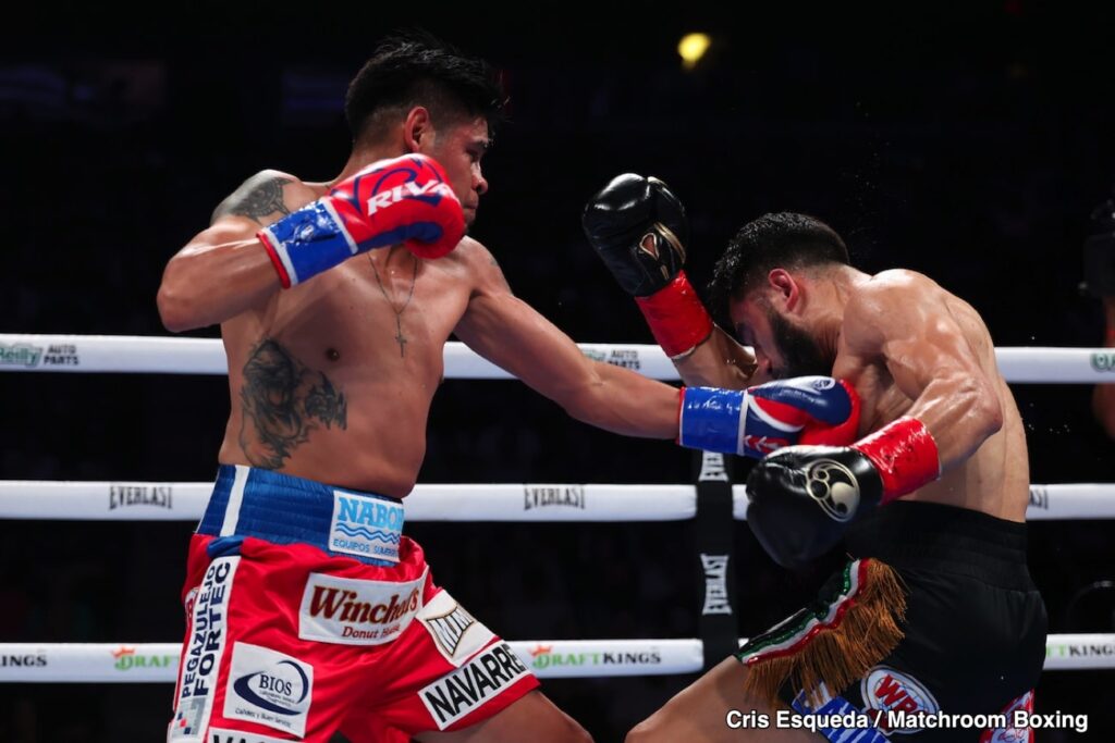 Navarrete Unifies, Stops Eduardo Nunez in 11