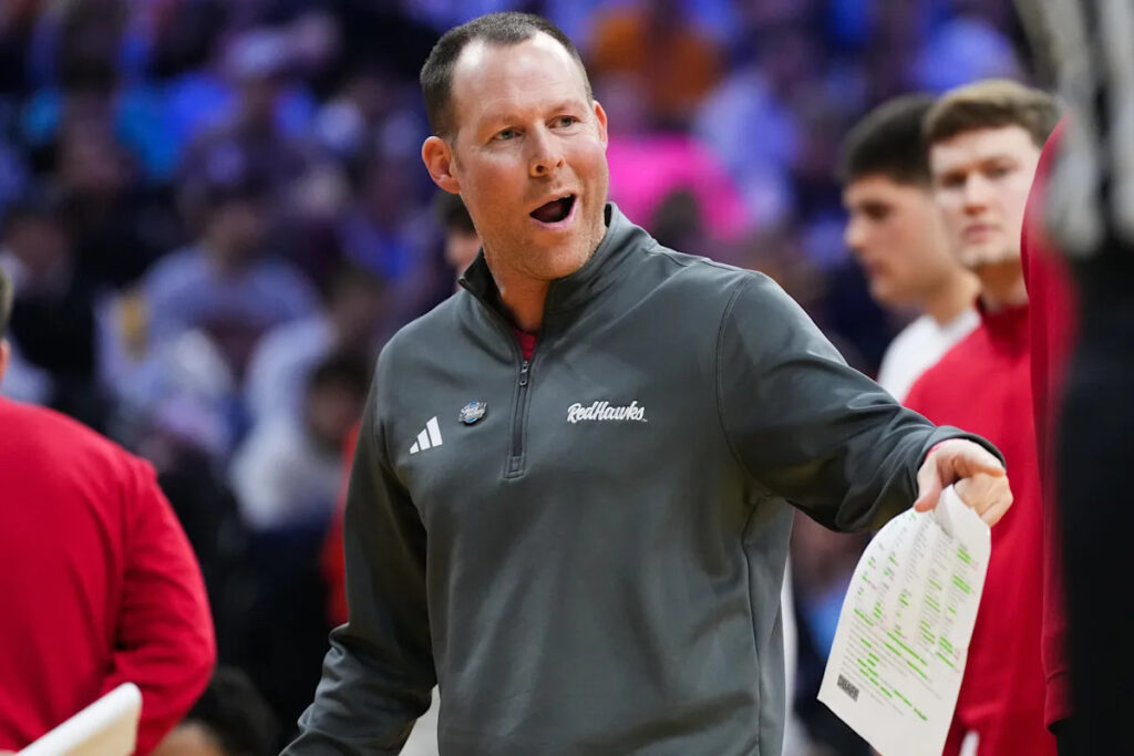 Travis Steele advocates for analytic scheduling change with high-majors