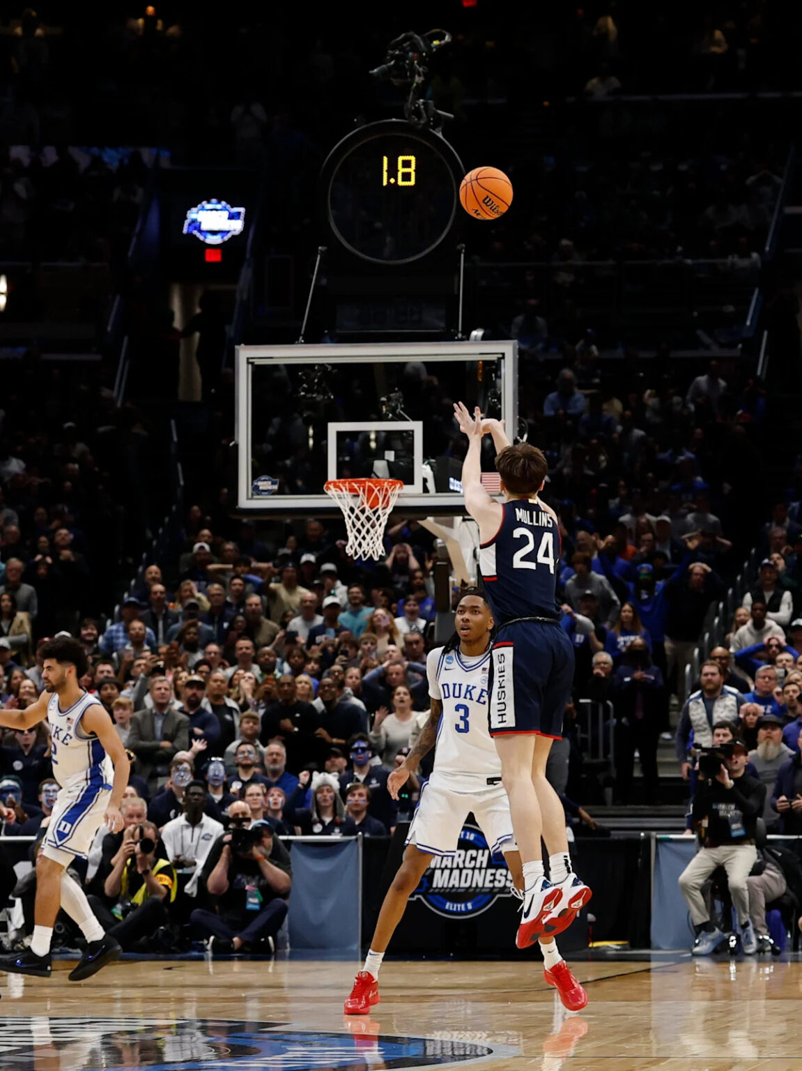 UConn defeats Duke behind miraculous Braylon Mullins game-winner from logo UConn defeats Duke behind miraculous Braylon Mullins game-winner from logo