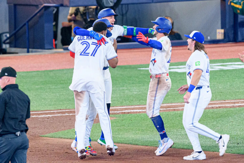 Yankees Rivals: Jays walk it off, ‘Stros lose again Yankees Rivals: Jays walk it off, ‘Stros lose again