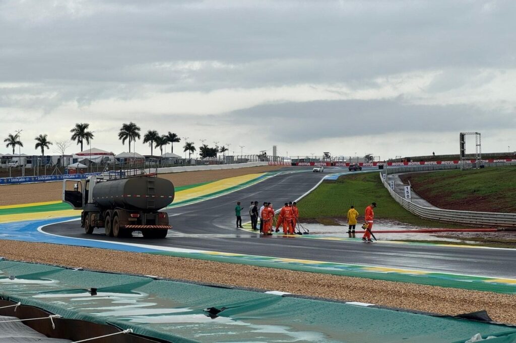 Rain delays start of MotoGP Brazilian GP practice