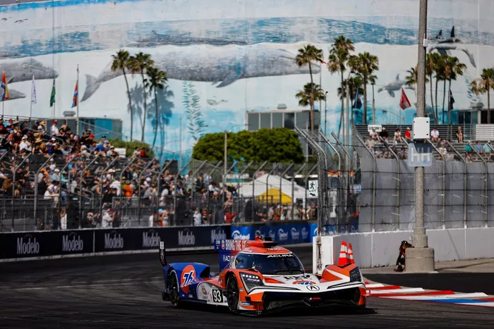 #93 Acura Meyer Shank Racing w/Curb Agajanian Acura ARX-06: Renger van der Zande, Nick Yelloly, Aaron Telitz