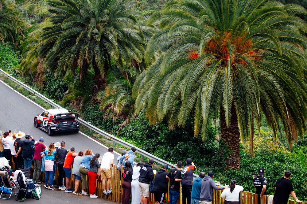 Oliver Solberg, Elliott Edmondson, Toyota Gazoo Racing WRT Toyota GR Yaris Rally1