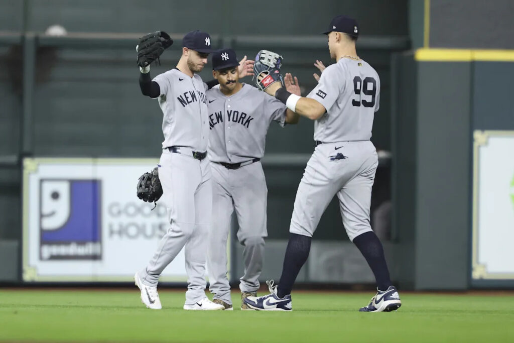 Yankees win eighth consecutive game with three homers in Houston