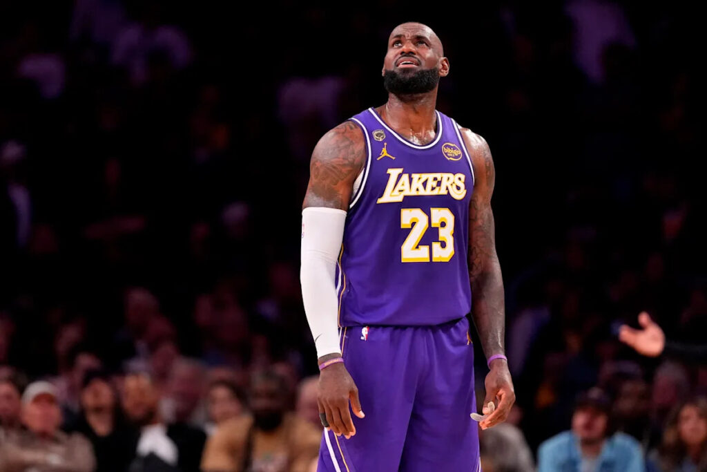 LeBron James isn’t worried yet after Lakers lose 2nd straight potential series clincher to Rockets
