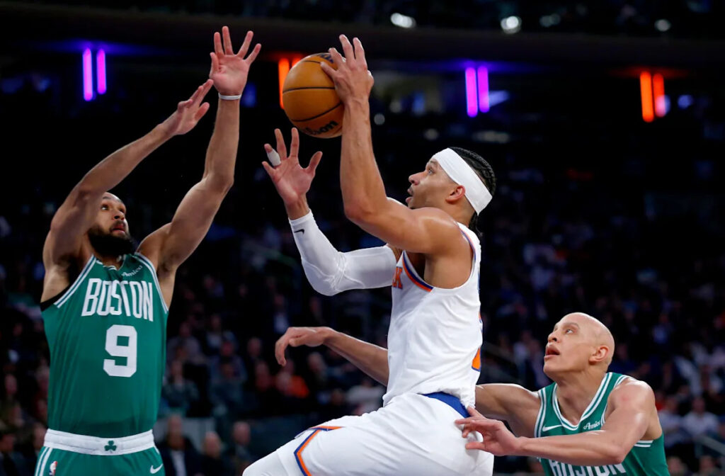 Knicks stay alive in race for No. 2 seed in East, beat Celtics in Tatum’s return to MSG Knicks stay alive in race for No. 2 seed in East, beat Celtics in Tatum’s return to MSG