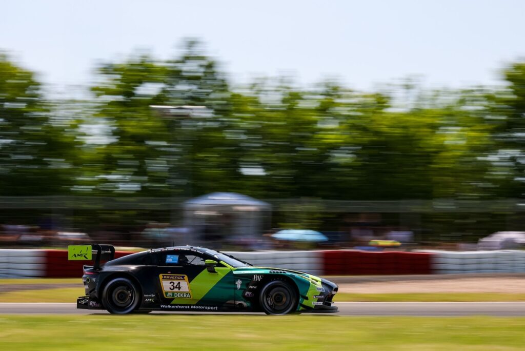 Aston Martin sets fastest time in second qualifying
