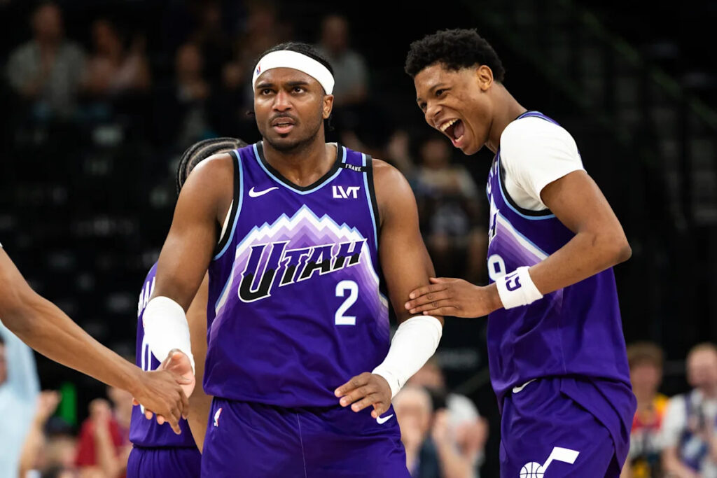 Hinson scores a career-high 30 as the Jazz snap a 10-game skid with win over the Grizzlies Hinson scores a career-high 30 as the Jazz snap a 10-game skid with win over the Grizzlies