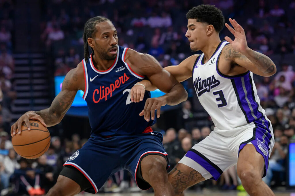 Kawhi Leonard scores 26 points to lead the Clippers to a 138-109 win over the Kings