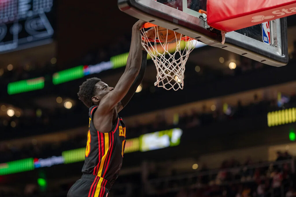 Hawks backup Mouhamed Gueye injures his hip but returns to Game 2 against the Knicks