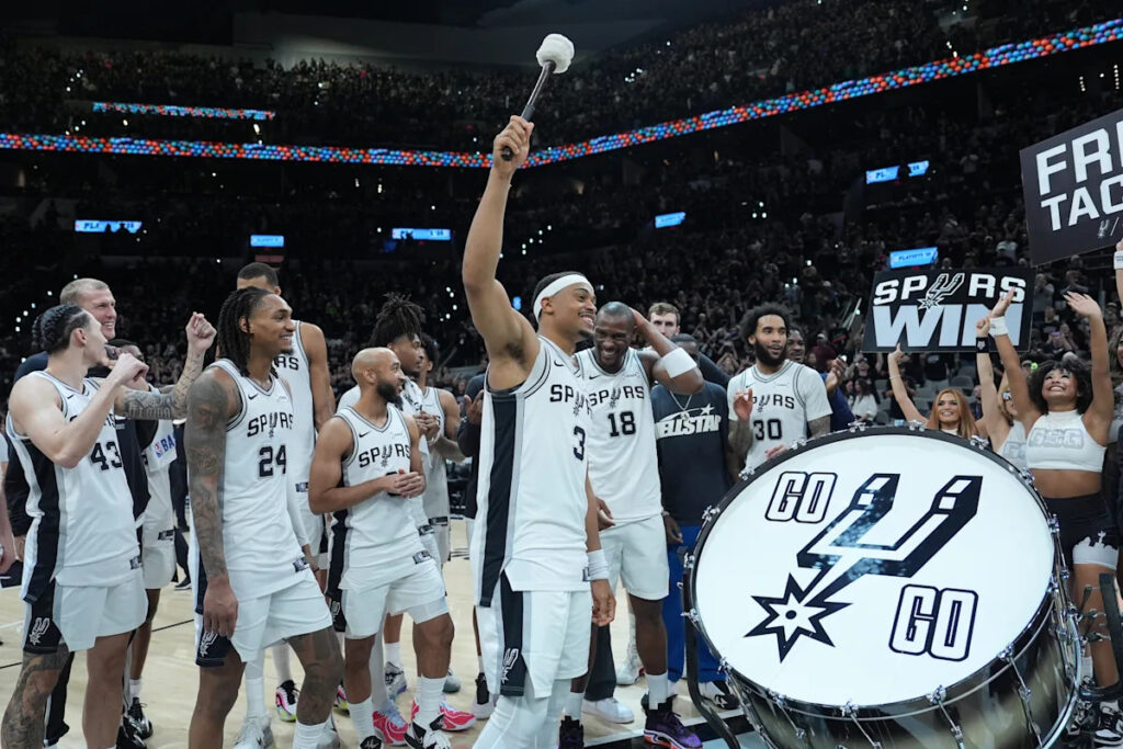 Spurs lack of postseason experience has little impact as they advance in first playoffs since 2019