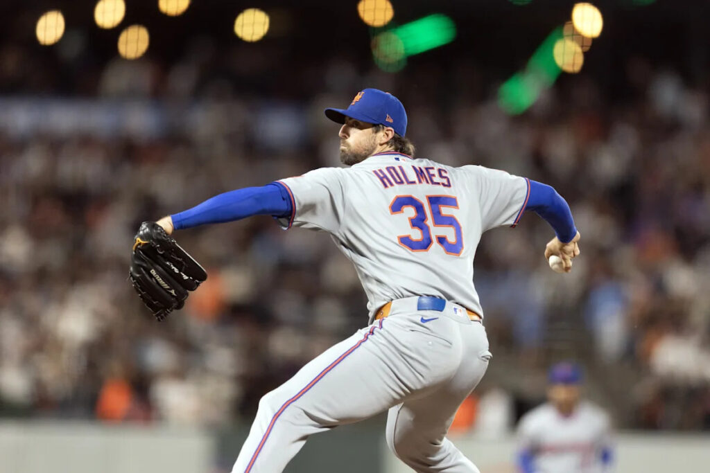Mets 9. Giants 0: Holmes away from home