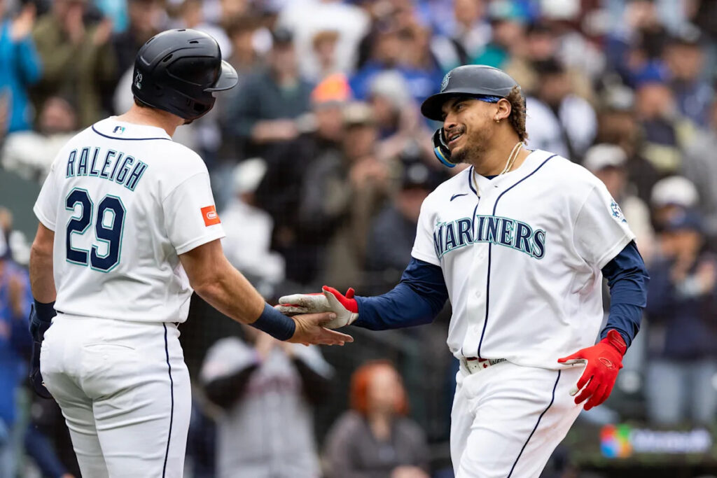 Josh Naylor’s two-homer game breaks offensive slump as Mariners sweep Astros