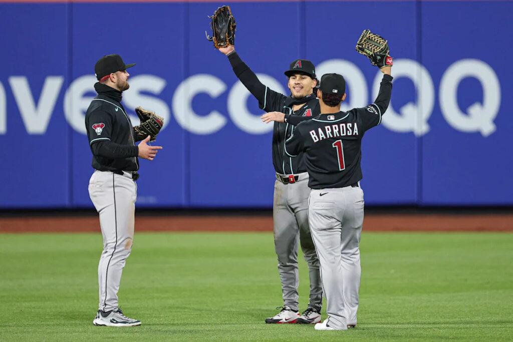 Dbacks Take the Series in New York: Dbacks 7, Mets 1 Dbacks Take the Series in New York: Dbacks 7, Mets 1