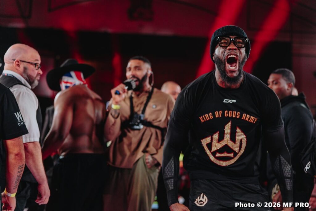 Deontay Wilder Beats Derek Chisora in Close Split Decision Fight Deontay Wilder Beats Derek Chisora in Close Split Decision Fight