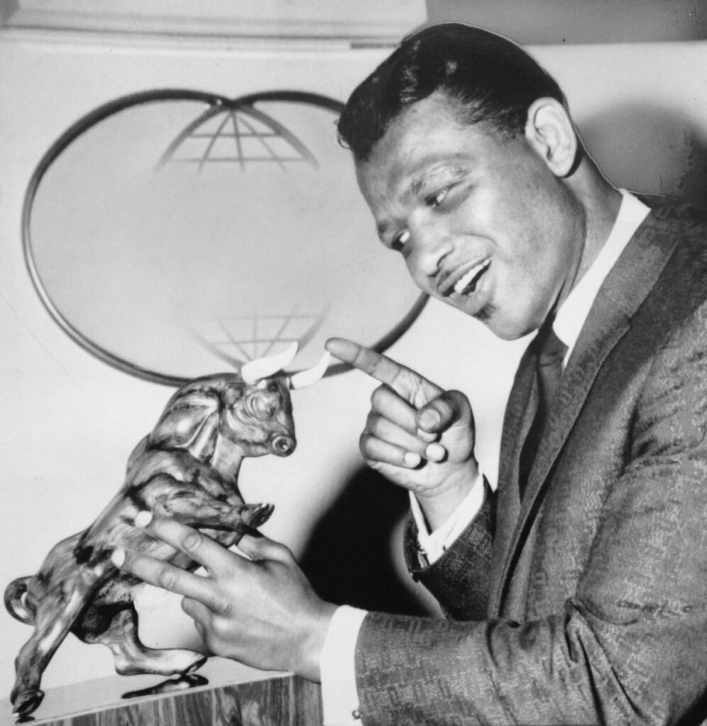 Sugar Ray Robinson’s 129-1 Start Anchors Atlas’ Claim