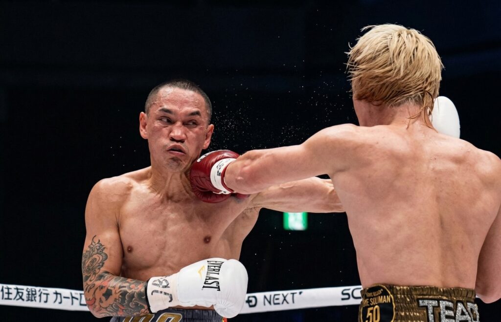 Nasukawa Outworks Estrada, Corner Stops Fight in Tokyo Nasukawa Outworks Estrada, Corner Stops Fight in Tokyo