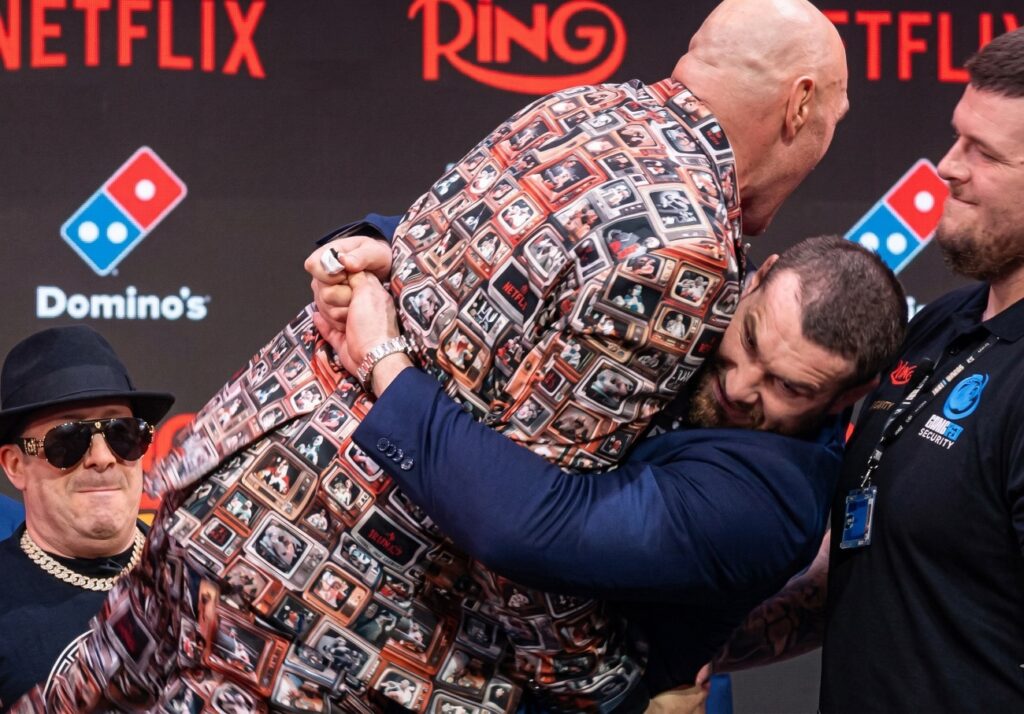 Tyson Fury Says He’s “The Hunter Again” Before Makhmudov Tyson Fury Says He’s “The Hunter Again” Before Makhmudov