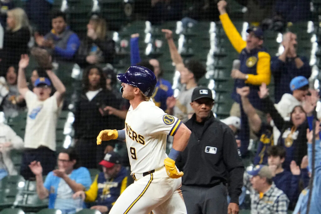 Umpire C.B. Bucknor in spotlight again over blatant missed call