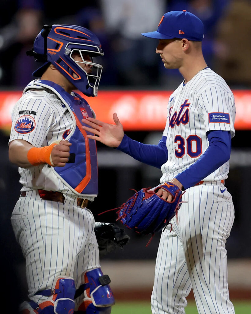 Mets finally win a game, but Lindor exits early