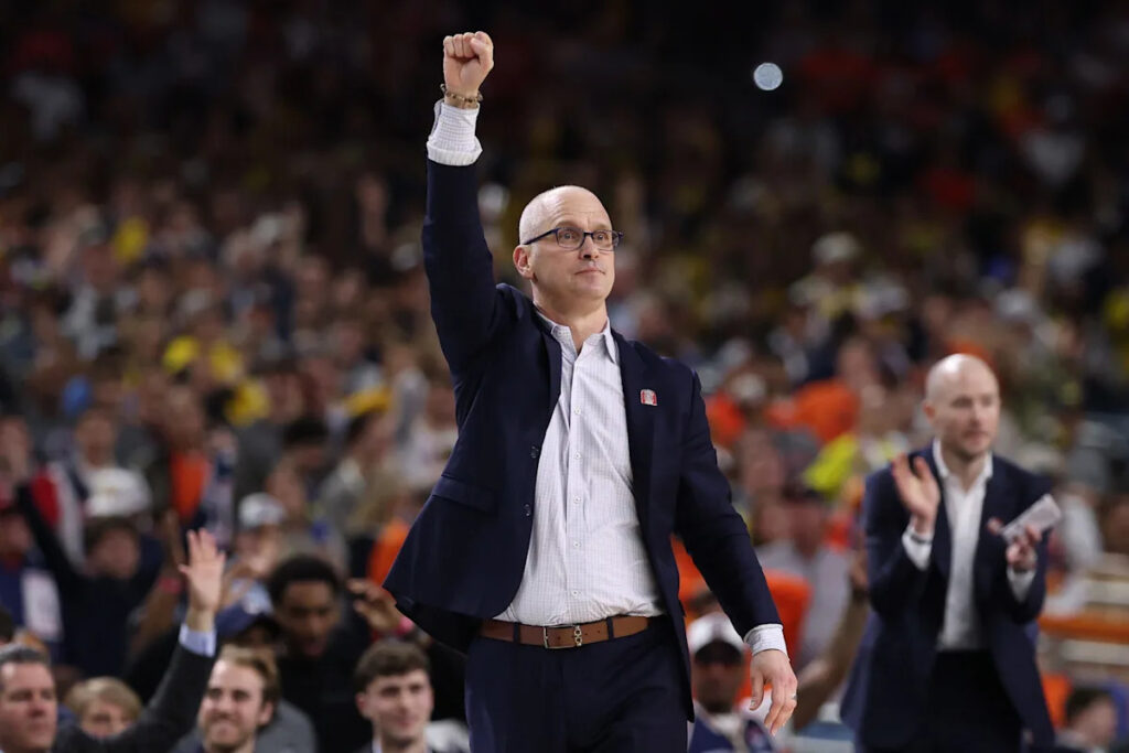 Dan Hurley outfit: Why UConn coach wears same suit for March Madness games Dan Hurley outfit: Why UConn coach wears same suit for March Madness games