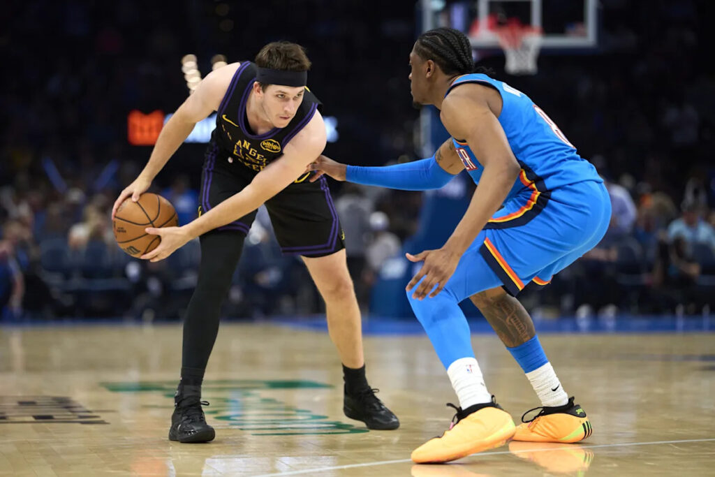 Austin Reaves gives positive update after straining back vs. Thunder