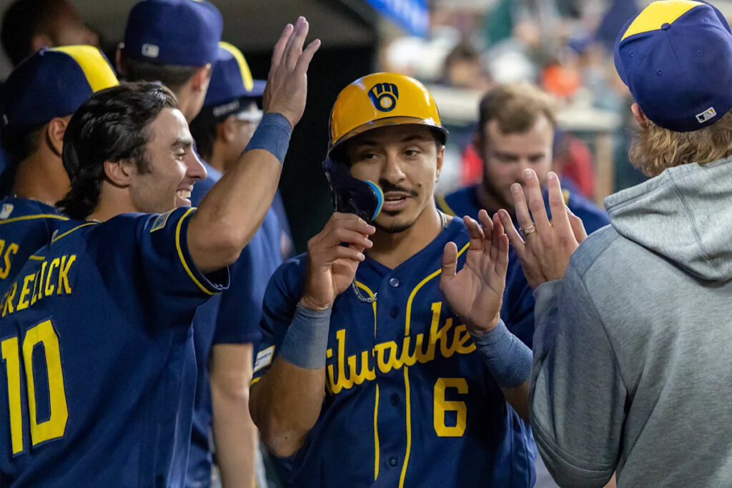 Brewers put together another big inning, take down Tigers 12-4 in series opener