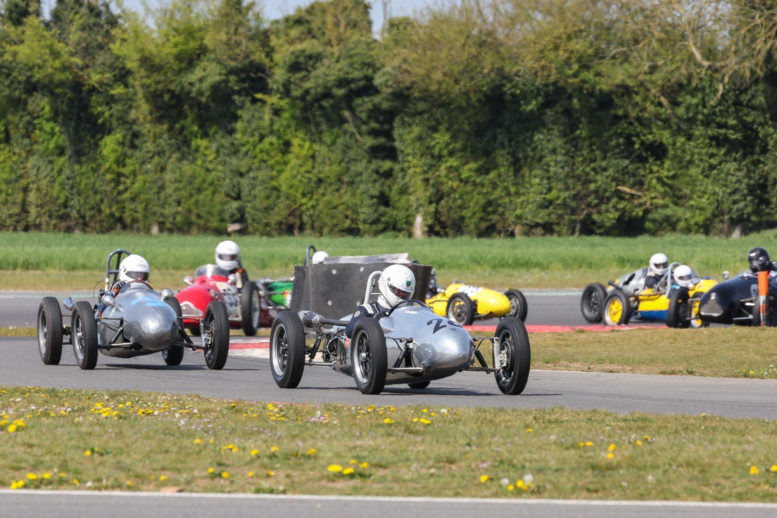 Kelly helped to commemorate the career of Russell