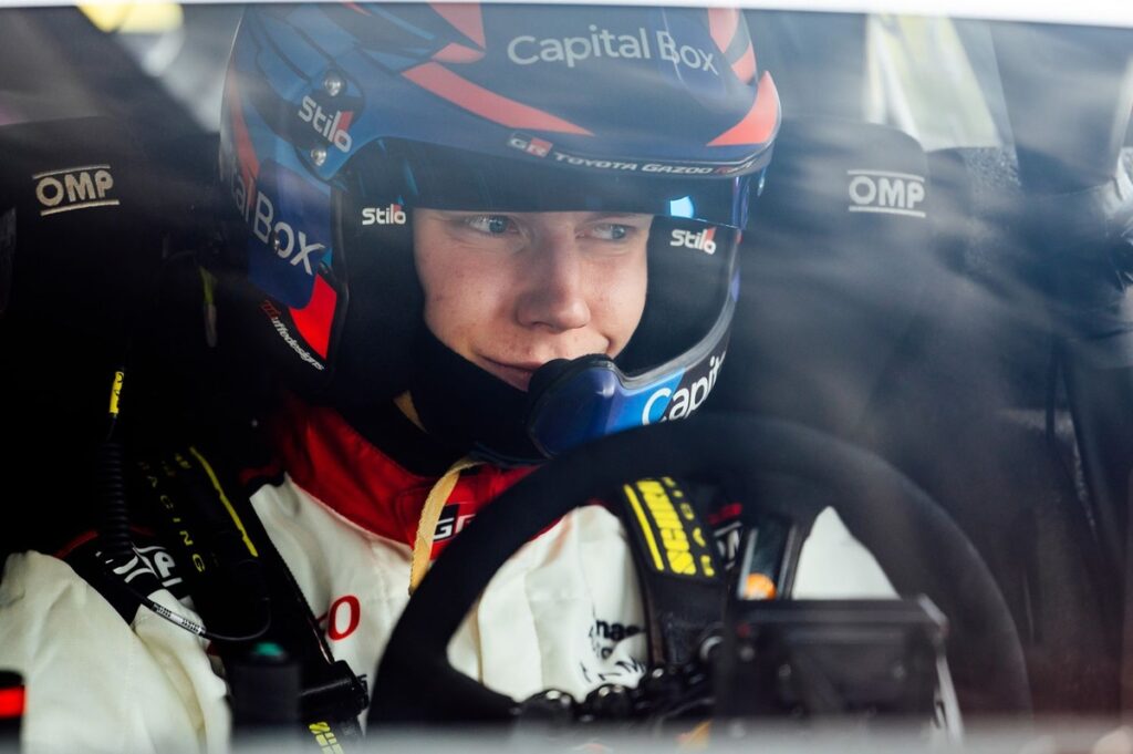 Pajari holds off Neuville to lead after Friday drama