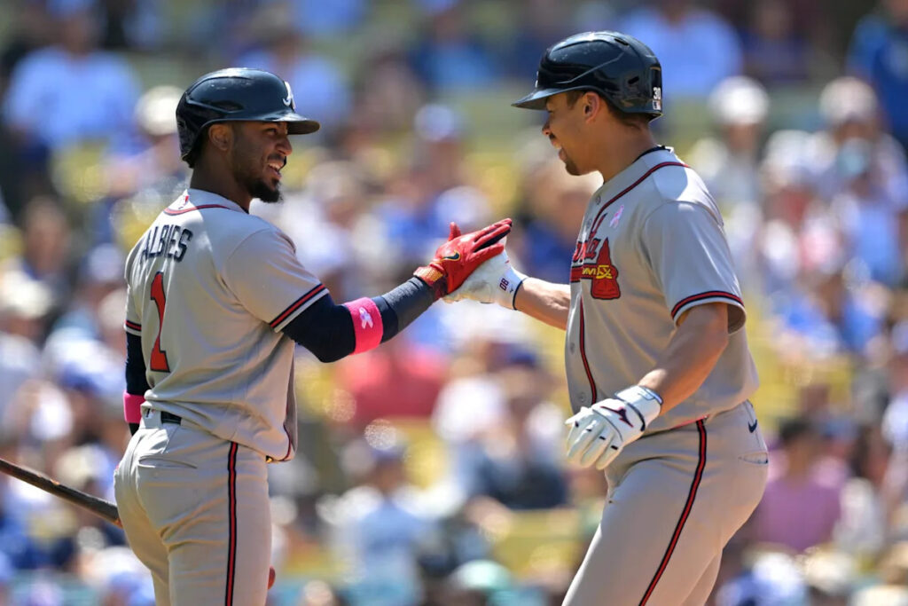 Sandy León enters Braves lineup in Cubs game 2
