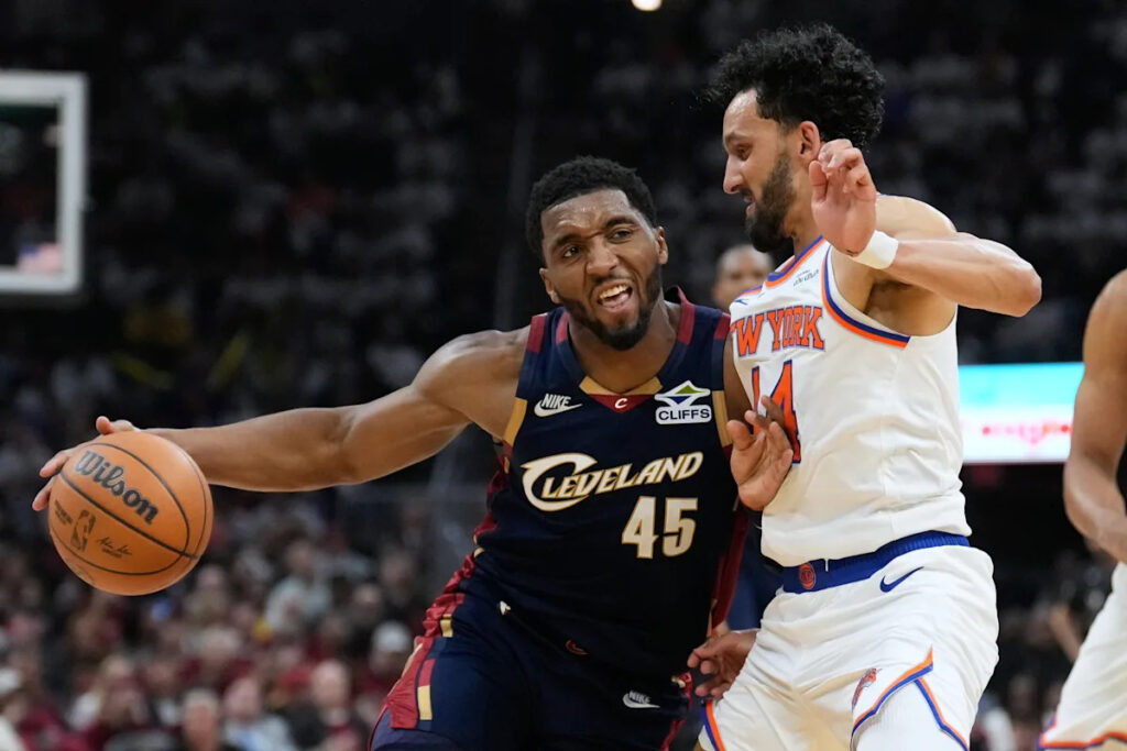 Donovan Mitchell, Cavs fall into perilous 3-0 hole as Knicks keeping rolling on road in East finals