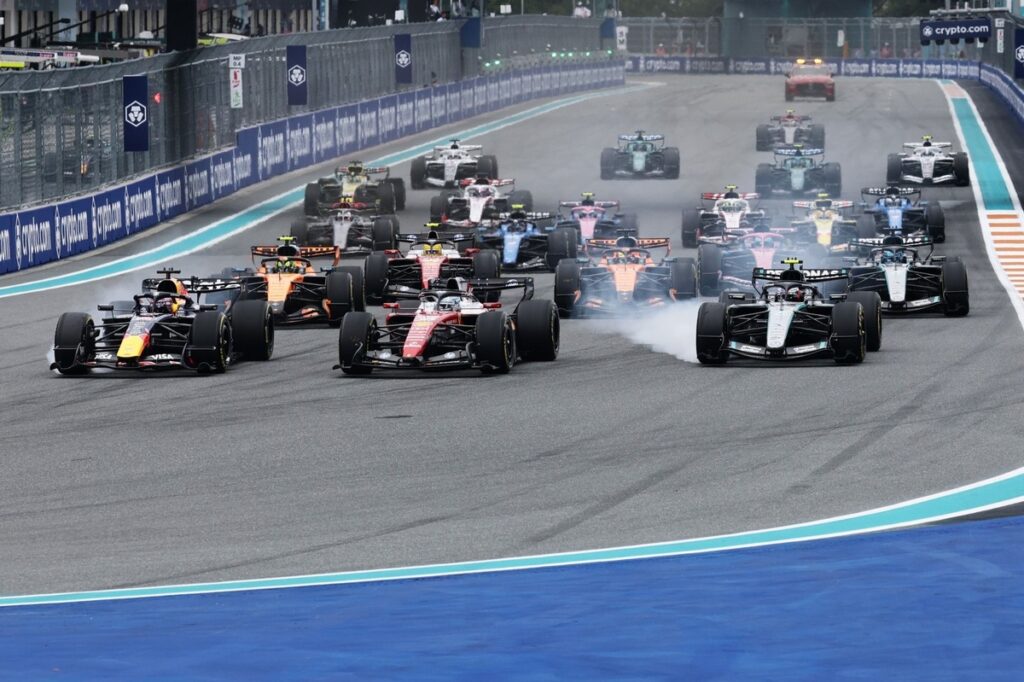 Poor starts “not acceptable” if Mercedes wants to win F1 world titles