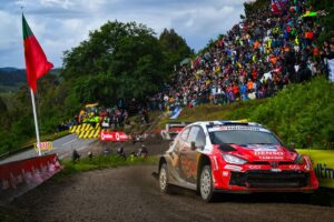 Ogier puncture gives lead to Neuville