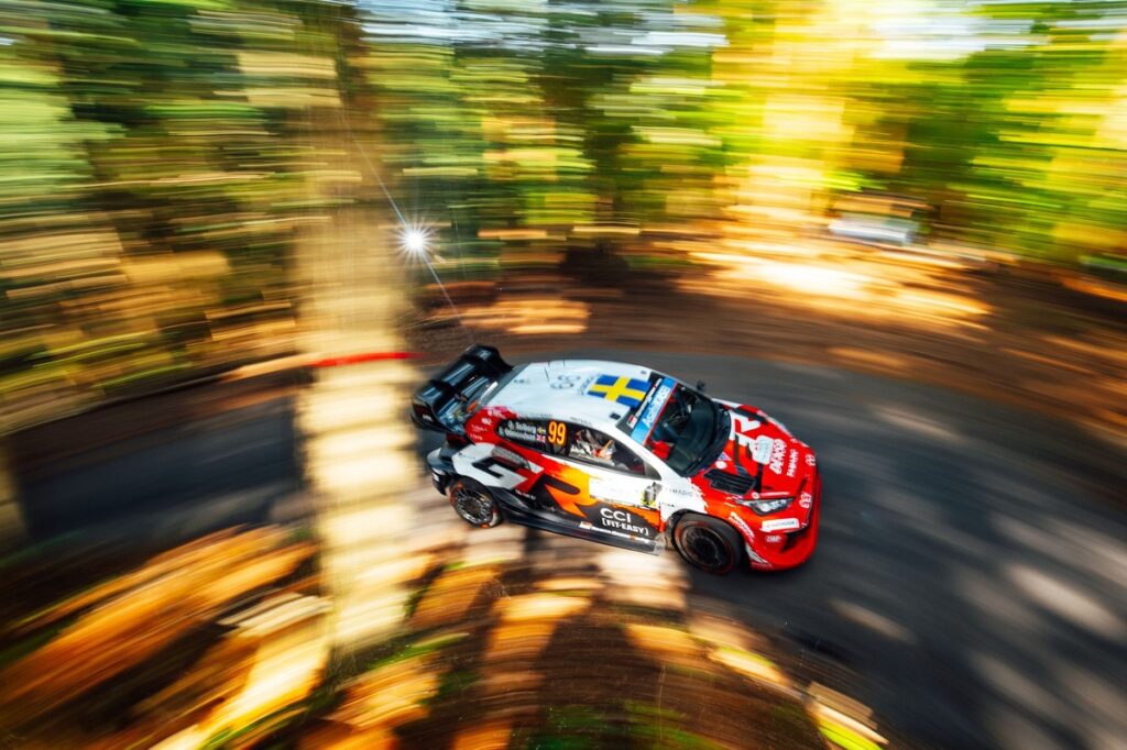Solberg crashes out while fighting for the lead